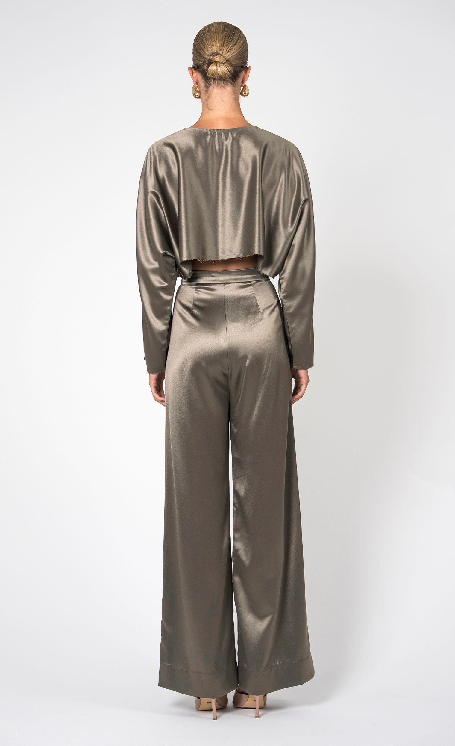 Emilia Crop - Moss Top Nonchalant Label