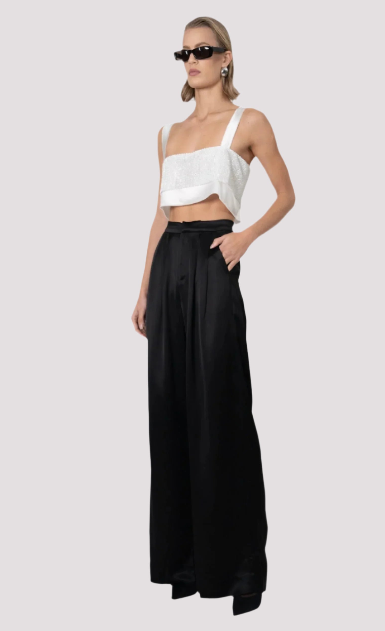 Capri Crop - White Top Nonchalant Label