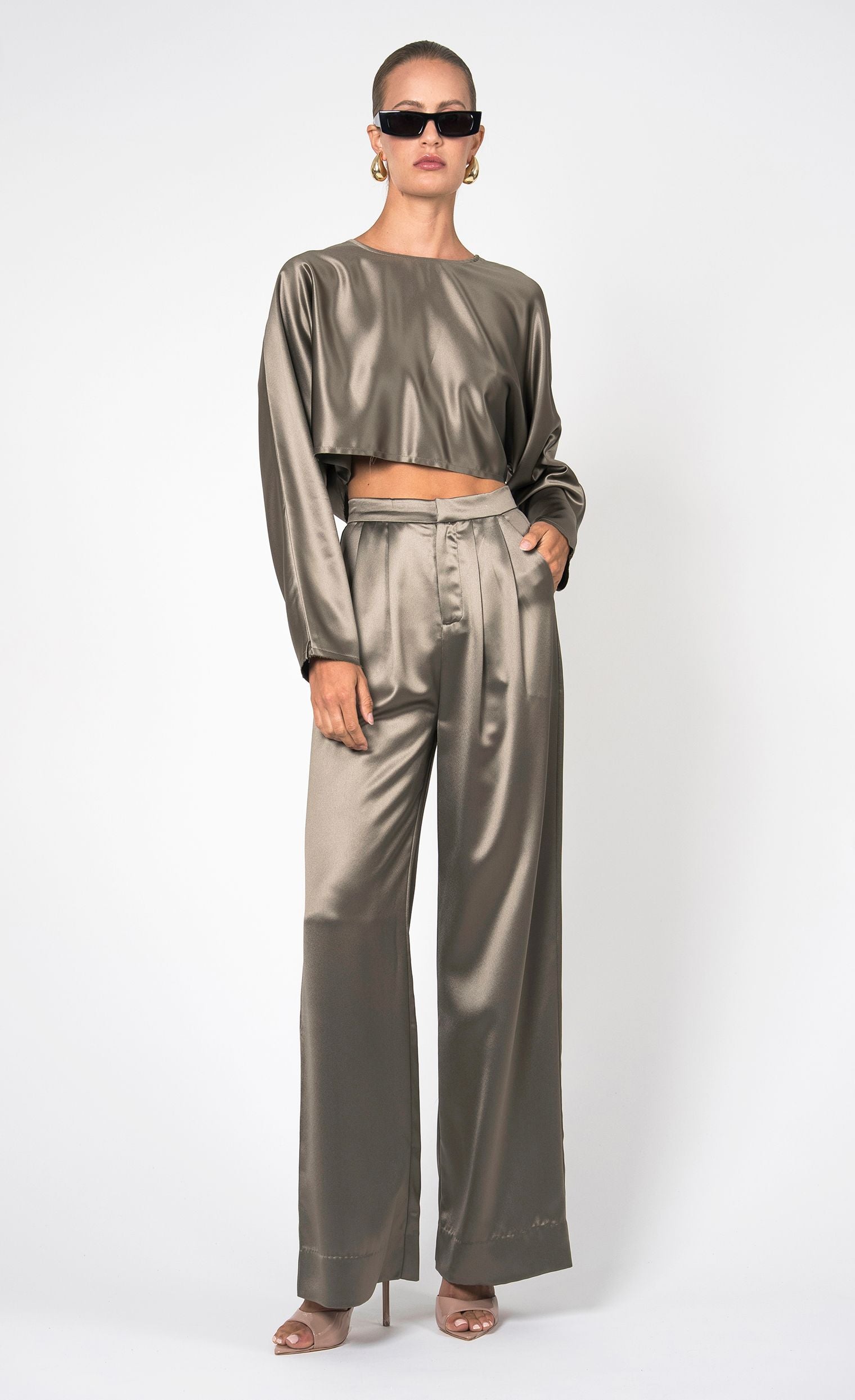 Emilia Crop - Moss Top Nonchalant Label
