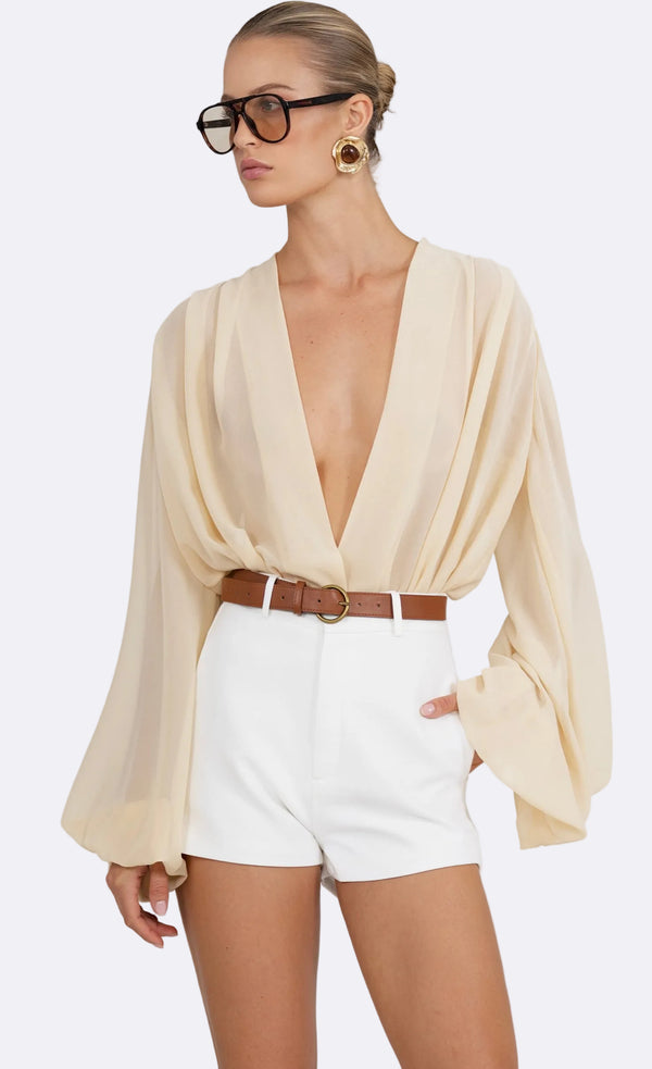 Gia Short - White SHORT Nonchalant Label