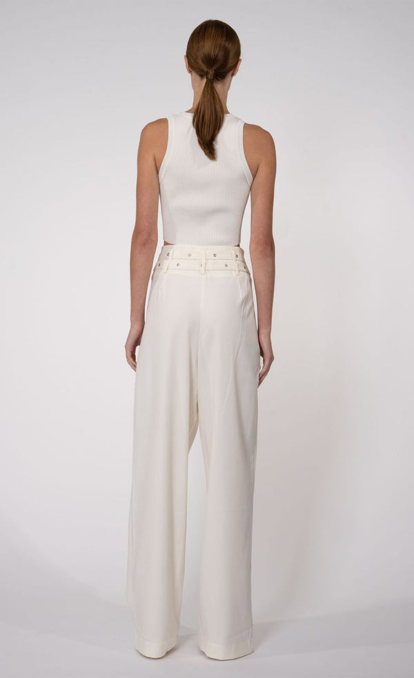 Eve Crop - White Top Nonchalant Label