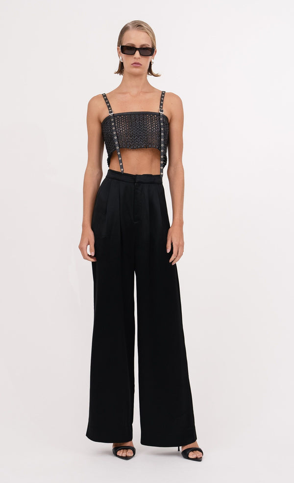 Karter Crop - Black Top Nonchalant Label