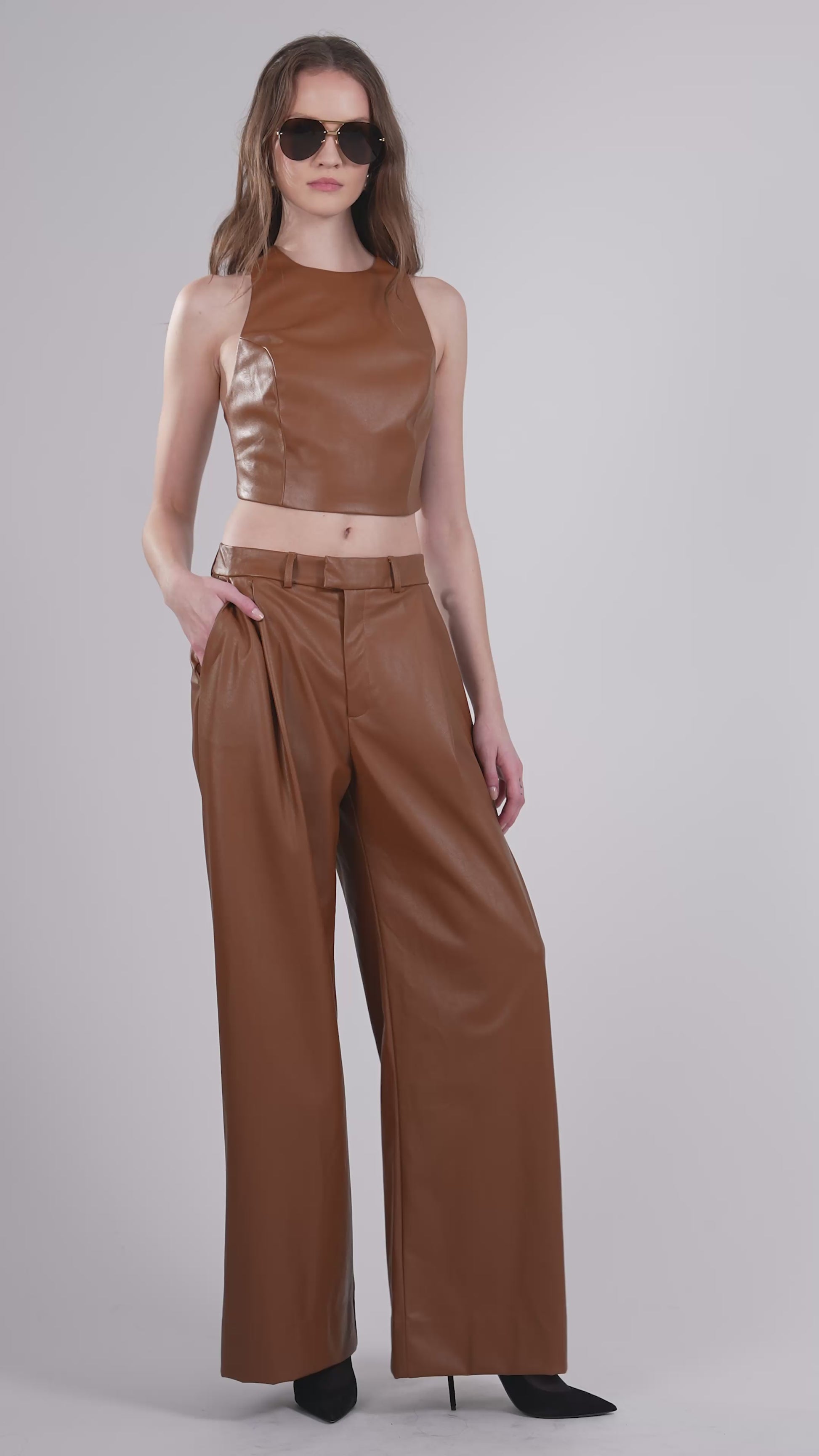 Perrie Crop - Caramel Top Nonchalant Label